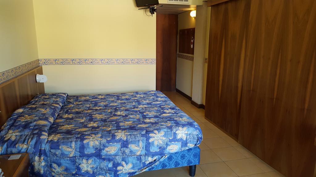 Hotel Royal Garda  Oda fotoğraf